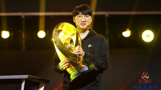 又具备沉着 又具备沉着